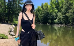 邻居巨乳正在播放